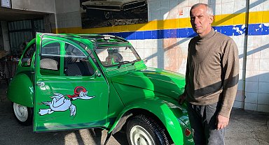 Klasik otomobilleri hurdadan alıp, orijinal haline getiriyor