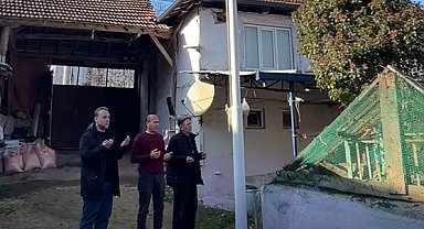 Kurtuluş Savaşı'nda bahçelerine defnedilen 3 şehidin mezarını 103 yıldır koruyorlar