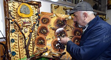 Kuruttuğu ölü balıklar ve atıkları tabloya dönüştürüyor