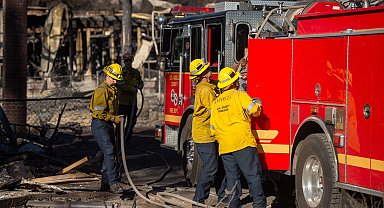 Los Angeles'taki orman yangınları için 'Santa Ana' uyarısı