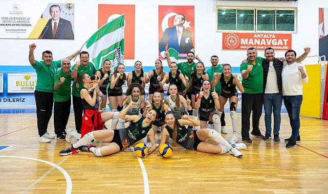 Manavgat'ın voleybolcu kızları, namağlup şampiyon