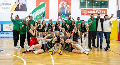Manavgat'ın voleybolcu kızları, namağlup şampiyon