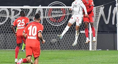 Manisa Futbol Kulübü - Ümraniyespor: 0-3