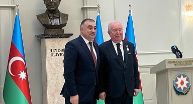 Marmara Grubu Vakfı Başkanı Akkan Suver'e 'Haydar Aliyev 100 Yıllık Madalyası'