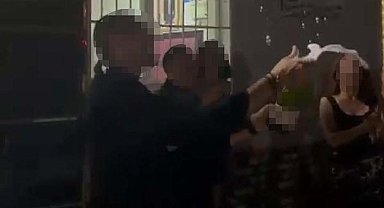 Mezuniyet töreninde şampanyalı kutlamaya soruşturma; 10 eğitimci görevden uzaklaştırıldı