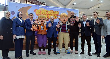 Mustafa Varank, çocuklarla birlikte 'RafadanTayfa Kapadokya filmini izledi