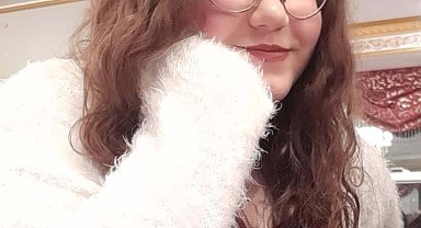 Otomobil ağaca çarptı: 2 ölü, 1 yaralı