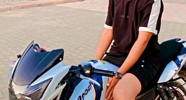 Otomobil ile motosiklet çarpıştı; 17 yaşındaki Seyfi kurtarılamadı