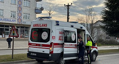 Otomobil yayaya çarptı: 3 yaralı