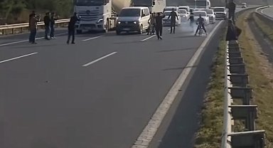 Otoyolu trafiğe kapatıp yarışan 24 motosikletliye 523 bin lira ceza