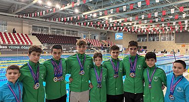 Paletli yüzmede İZGEM madalyaları topladı