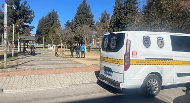 Parkta tabancayla vurulan kadın ağır yaralandı