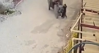 Patpatın çarptığı çocuğun hafif yaralandığı kaza kamerada