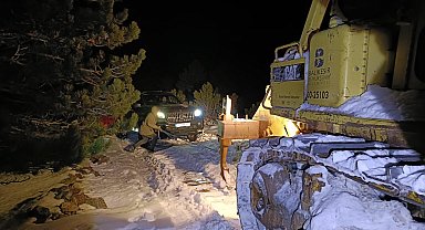 Pikapla çıktıkları Kazdağı Milli Parkı'nda mahsur kaldılar