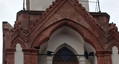 Saatli Cami'nin bozuk saati, 18 yıl sonra onarıldı