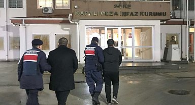 Samos Adası'na kaçak göçmen götüren 2 organizatör tutuklandı