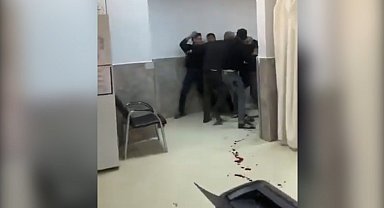 Şanlıurfa'da acil serviste bıçaklı kavga kamerada : 5 yaralı