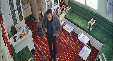 Şanlıurfa'da, camiden hırsızlık kamerada