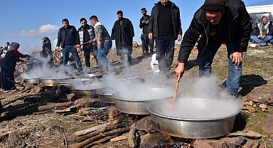Şanlıurfa'da çiftçiler, yağmur duasına çıktı