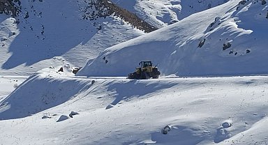 Şırnak'ta kardan kapanan 38 kilometrelik yol, ulaşıma açıldı