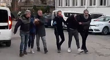 Sokakta nişanlısı ile kardeşini vurdu; o anlar kameralarda