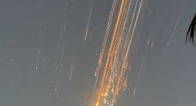 SpaceX'in Starship roketi test uçuşunda parçalandı