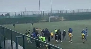 Trabzon'da amatör maçta kavga; o anlar kamerada