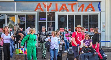 Turizmde kişi başı gecelik harcama, ilk defa 100 doları geçti