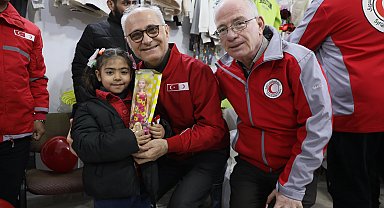 Türk Kızılay heyeti, Halep'te 'Sevgi Mağazası' açtı