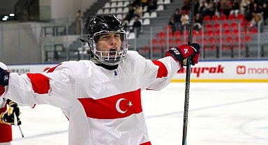 U20 Erkek Buz Hokeyi Milli Takımı, Bosna Hersek'i yendi