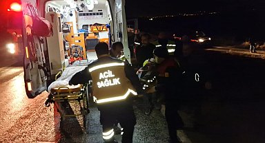 Yaralamalı kazaya müdahale eden polise kamyon çarptı: 1'i polis 4 yaralı