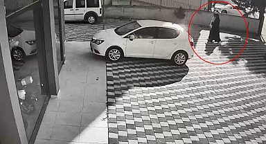 Yenişehir'de 2 kadının evden hırsızlık yaptığı anlar kameraya yansıdı