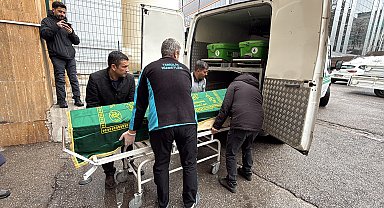 Yurtta, banyoda ölü bulunan Eren'in cenazesi İstanbul'a gönderildi