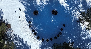 267 kadın 9 kilometre karda yürüyüp, şiddete dikkat çekti