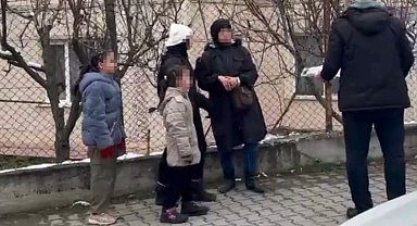 3 çocuk annesi, eski sevgilisini yüzünden bıçakla yaraladı