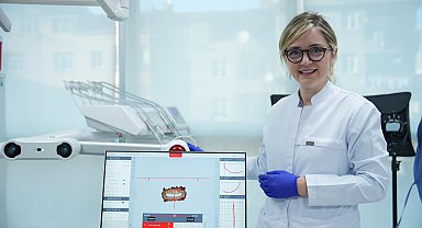 'Gülüş tasarımında çene eklemi sağlığı kontrol edilmeli'