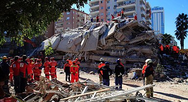 'İzmir'de afetlere karşı pozisyon alınmalı, gerçeklerle yüzleşilmeli'