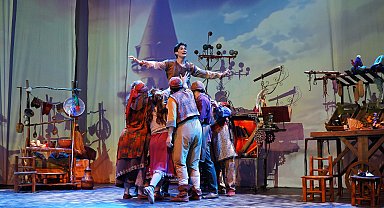 'Uçtu Uçtu Hezarfen' müzikali Şırnak'ta sahnelendi