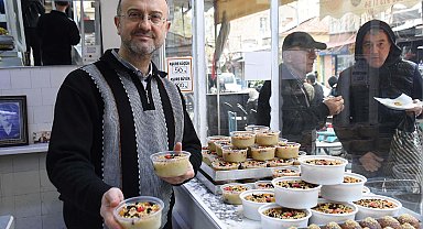 8 metrekarelik dükkanda dede mesleği tatlıcılığı 49 yıldır sürdürüyor