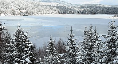 Abant Gölü buz tuttu