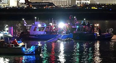 ABD'de helikopterle uçağın çarpıştığı kazada hayatını kaybeden 55 kişinin kalıntılarına ulaşıldı