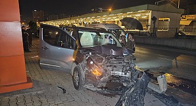 Adana'da, hafif ticari aracın çarptığı motosikletli öldü