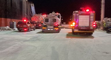 Adana'da plastik ham madde yüklü gemide çıkan yangın korkuttu