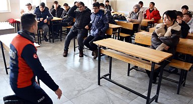 AFAD'dan öğrencilere deprem, öğretmenlere yangın eğitimi