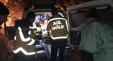Ahırda düşüp yaralandı, kardan kapanan yol açılarak hastaneye ulaştırıldı