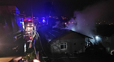 Alkolün etkisiyle eve giremedi, kömürlükte yaktığı ateş yangın çıkardı