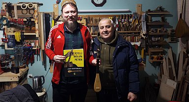 Amerikalı gitar virtüözü Gabriel, Yörük çalgısı 3 telli saz için Keşan'a geldi