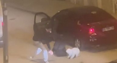 Ankara'da darbedilip, otomobille kaçırılmak istenen kadını mahalleli kurtardı