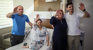 Anne ve baba, böbrekleri ile çocuklarına yeniden can verdi