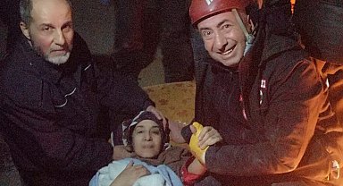 Arama kurtarmaya gönüllü katılan öğretmen: Enkaz altında kızım bile aklıma gelmedi